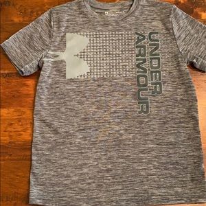 Under Armour  T shirt